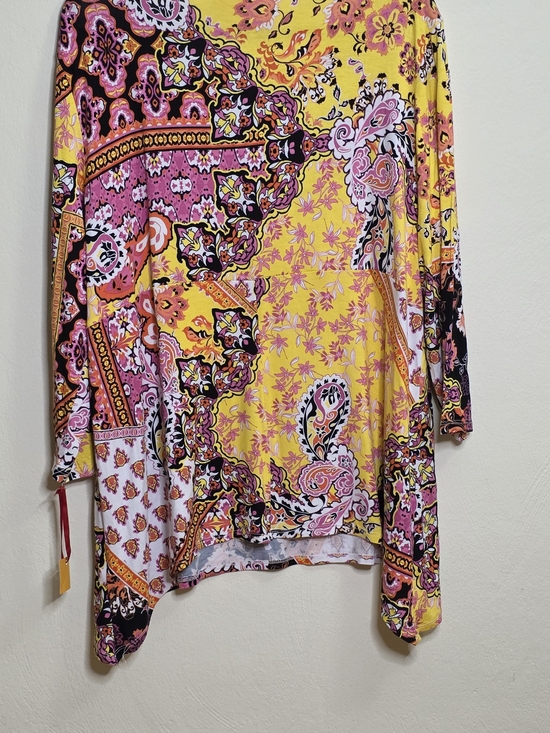 Ruby Rd. Tops - Ruby Rd. Floral Print Top in Pastel Pink & Gray